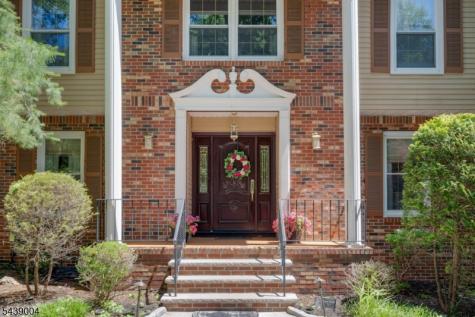 10 Moonshadow Court Kinnelon NJ 07405