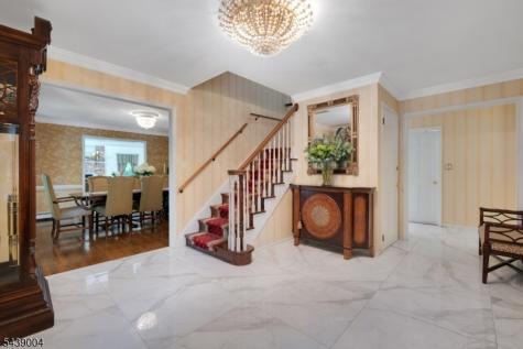 10 Moonshadow Court Kinnelon NJ 07405