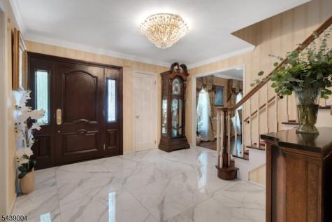 10 Moonshadow Court Kinnelon NJ 07405