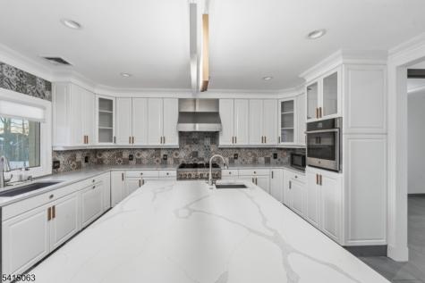 99 Ogle Road Old Tappan NJ 07675