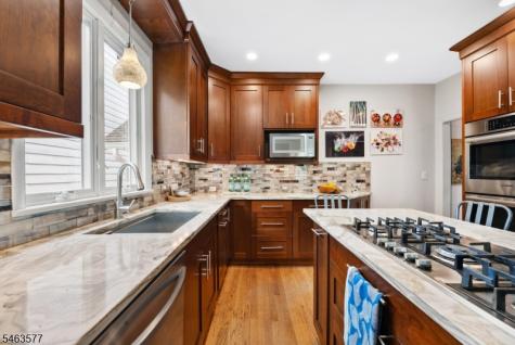 17 Floyd Road Verona NJ 07044