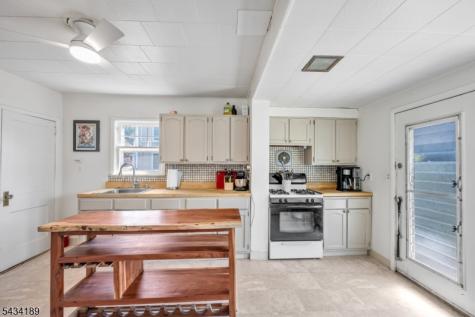 174 Phelps Avenue Bergenfield NJ 07621