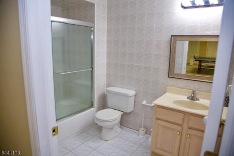 43 Cleveland Avenue East Hanover NJ 07936