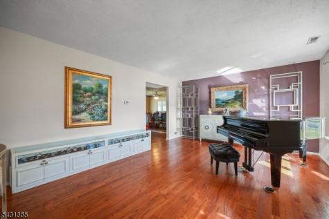 19 Plymouth Lane Manalapan NJ 07726