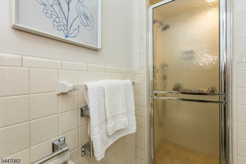157 Laurel Avenue Livingston NJ 07039