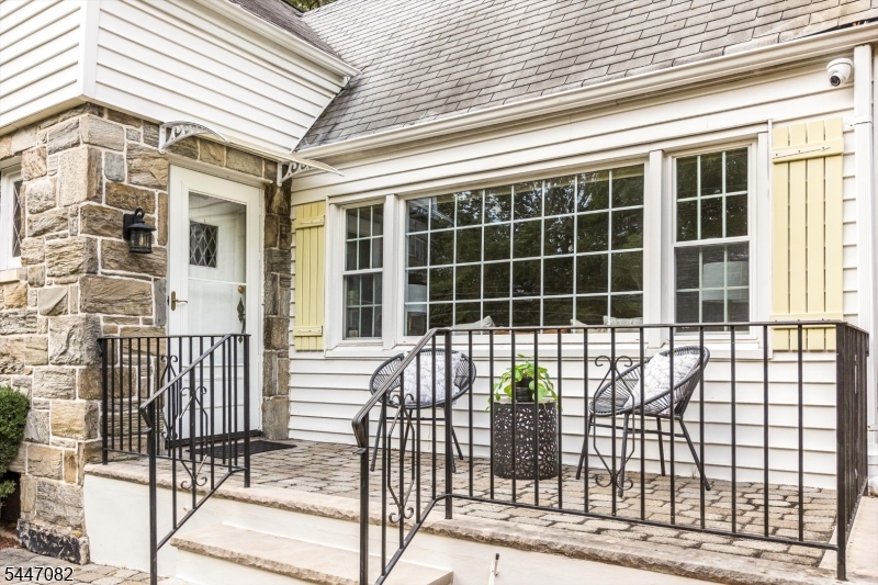 157 Laurel Avenue Livingston NJ 07039