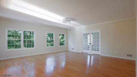 156 Washington Drive Watchung NJ 07069