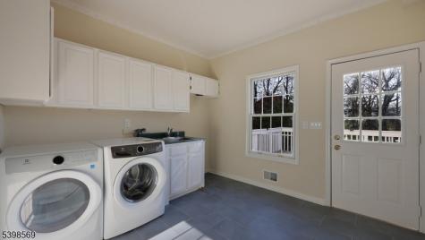 156 Washington Drive Watchung NJ 07069