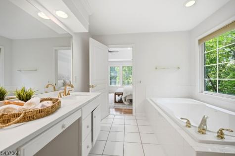 51 Hartlander Street East Brunswick NJ 08816