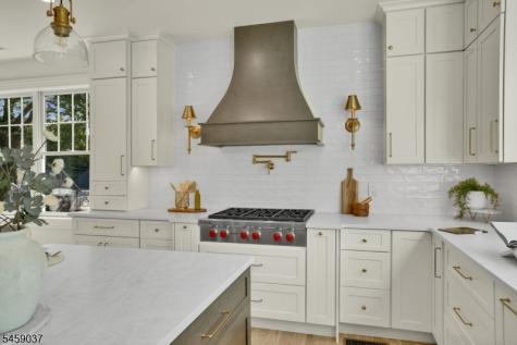 110 Blauvelt Avenue Hohokus NJ 07423