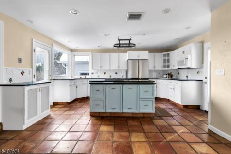 310 Morris Avenue Mountain Lakes NJ 07046
