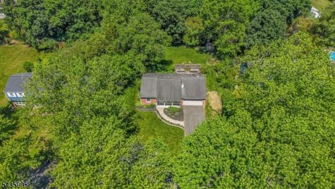 36 Cloverhill Drive Califon NJ 07830