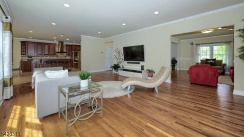 14 De Hart Court Wayne NJ 07470