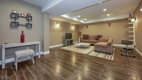 14 De Hart Court Wayne NJ 07470