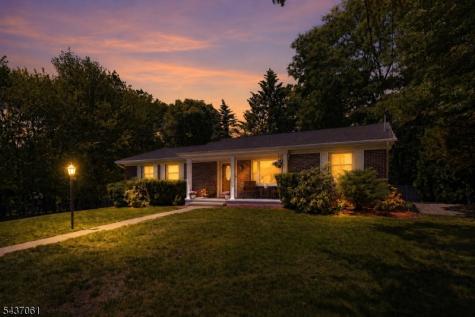 16 Windsor Drive Jefferson NJ 07438