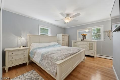 16 Windsor Drive Jefferson NJ 07438
