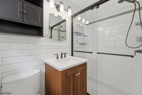 16 Windsor Drive Jefferson NJ 07438