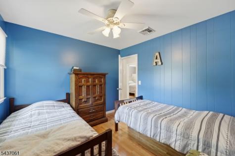 16 Windsor Drive Jefferson NJ 07438