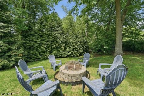 16 Windsor Drive Jefferson NJ 07438