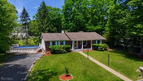 16 Windsor Drive Jefferson NJ 07438