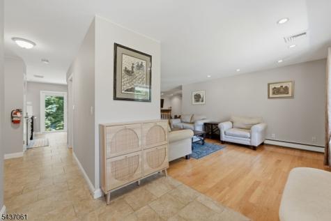 16 Windsor Drive Jefferson NJ 07438