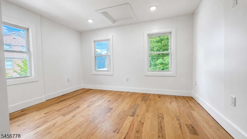 290 S 20th Street Newark NJ 07103