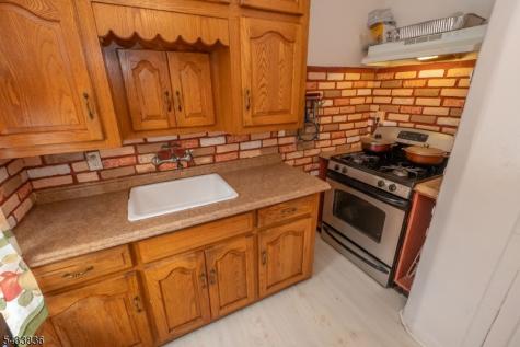 126 W Curtis Street Linden NJ 07036
