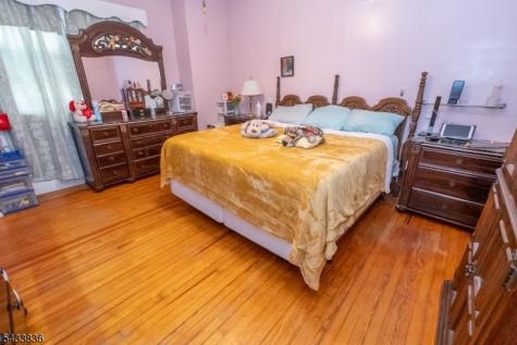 126 W Curtis Street Linden NJ 07036