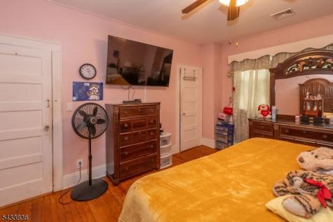 126 W Curtis Street Linden NJ 07036