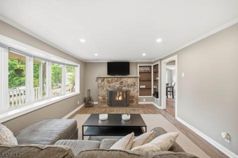 13 Highview Trail Jefferson NJ 07885