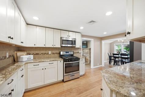 13 Highview Trail Jefferson NJ 07885