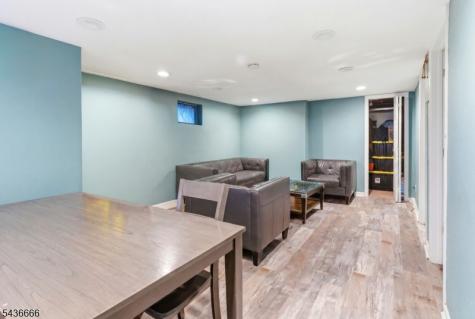 246 E 2nd Avenue Roselle NJ 07203