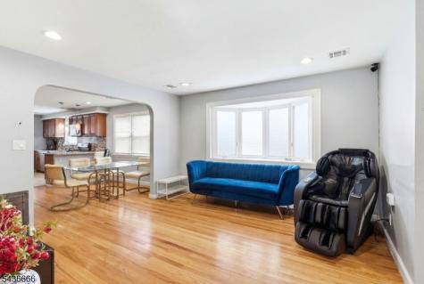 246 E 2nd Avenue Roselle NJ 07203
