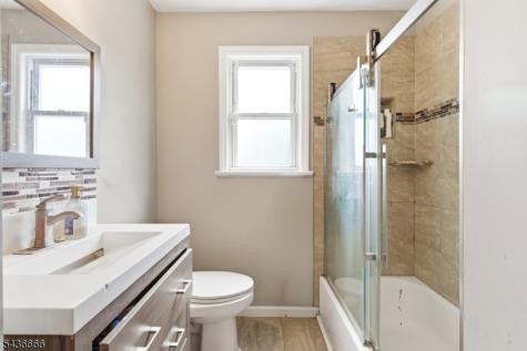 246 E 2nd Avenue Roselle NJ 07203