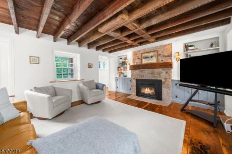 37 Brookville Hollow Road Delaware NJ 08559