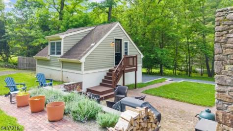 37 Brookville Hollow Road Delaware NJ 08559