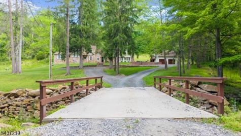 37 Brookville Hollow Road Delaware NJ 08559
