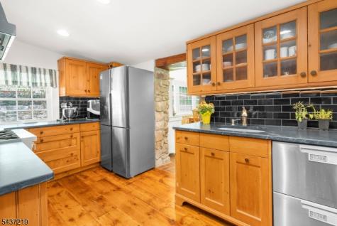 37 Brookville Hollow Road Delaware NJ 08559
