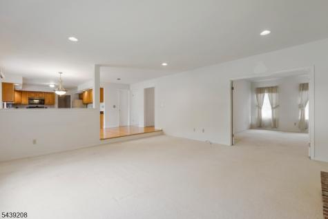 6 Pinewood Lane Warren NJ 07059
