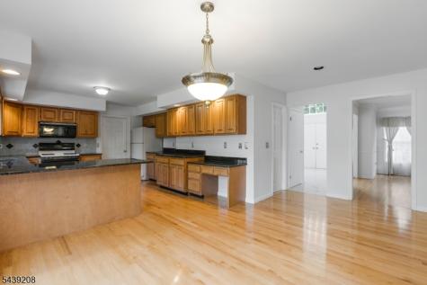 6 Pinewood Lane Warren NJ 07059