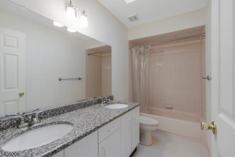 6 Pinewood Lane Warren NJ 07059