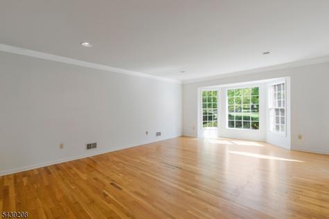 6 Pinewood Lane Warren NJ 07059