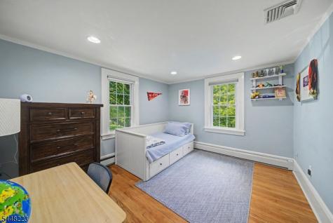 1 Warwick Road Mountain Lakes NJ 07046