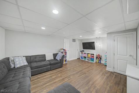 1 Warwick Road Mountain Lakes NJ 07046