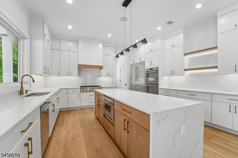 54 Martin Road Livingston NJ 07039