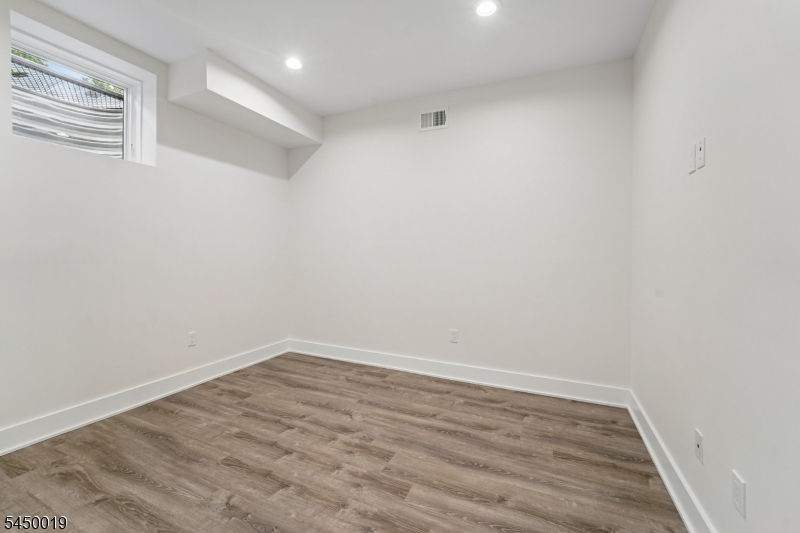 54 Martin Road Livingston NJ 07039