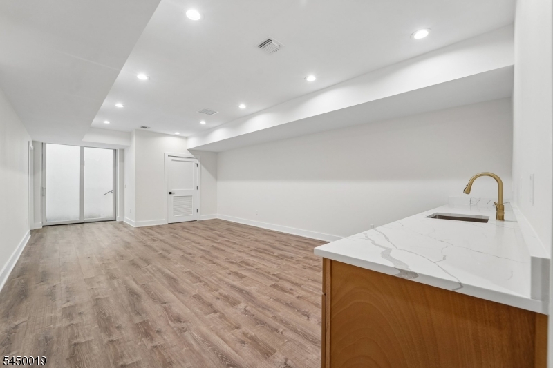 54 Martin Road Livingston NJ 07039