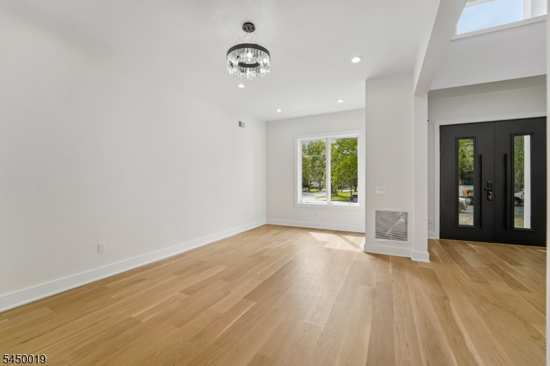 54 Martin Road Livingston NJ 07039
