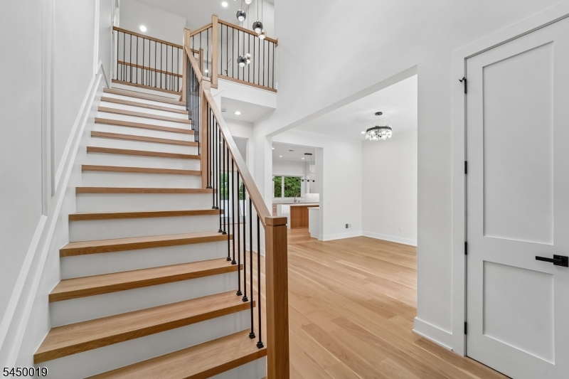 54 Martin Road Livingston NJ 07039