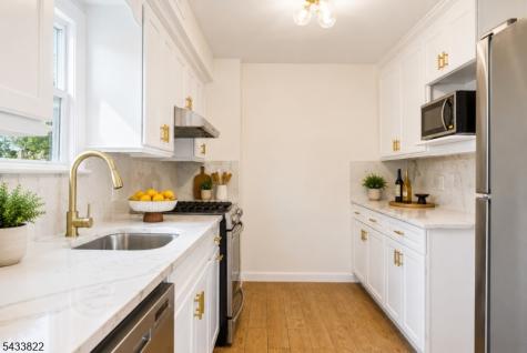 49 Amherst Place Livingston NJ 07039